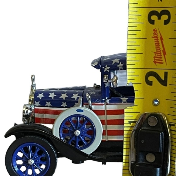 National Motor Museum 1931 FORD Model A Pickup Truck American Flag Collectible - Picture 8 of 10